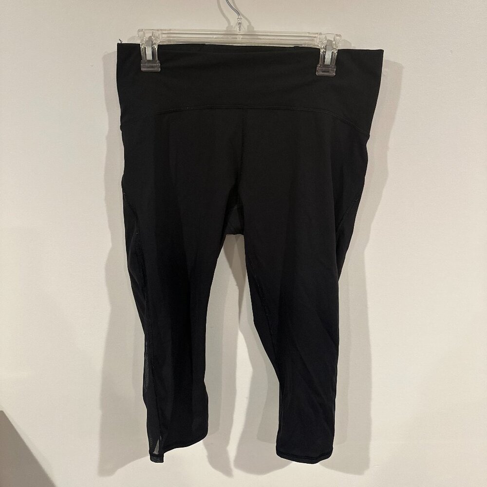 Lululemon Black Capri Leggings with Mesh / Size 12